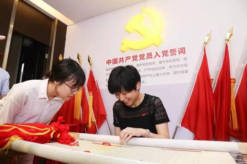 遇袭韩国会女议员裴贤镇：希望袭击者受到惩罚