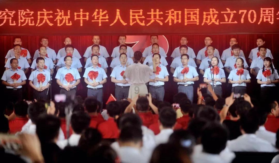 6岁小孩麻利帮父母打包快递！妈妈：这是义乌小孩躲不开的